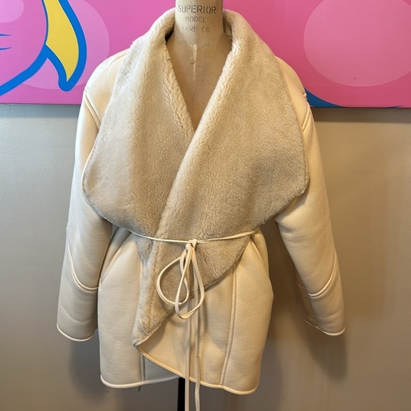 LOEIL WInter White Faux Leather Faux Shearling LIned Wrap Coat NWT - Picture 2 of 8